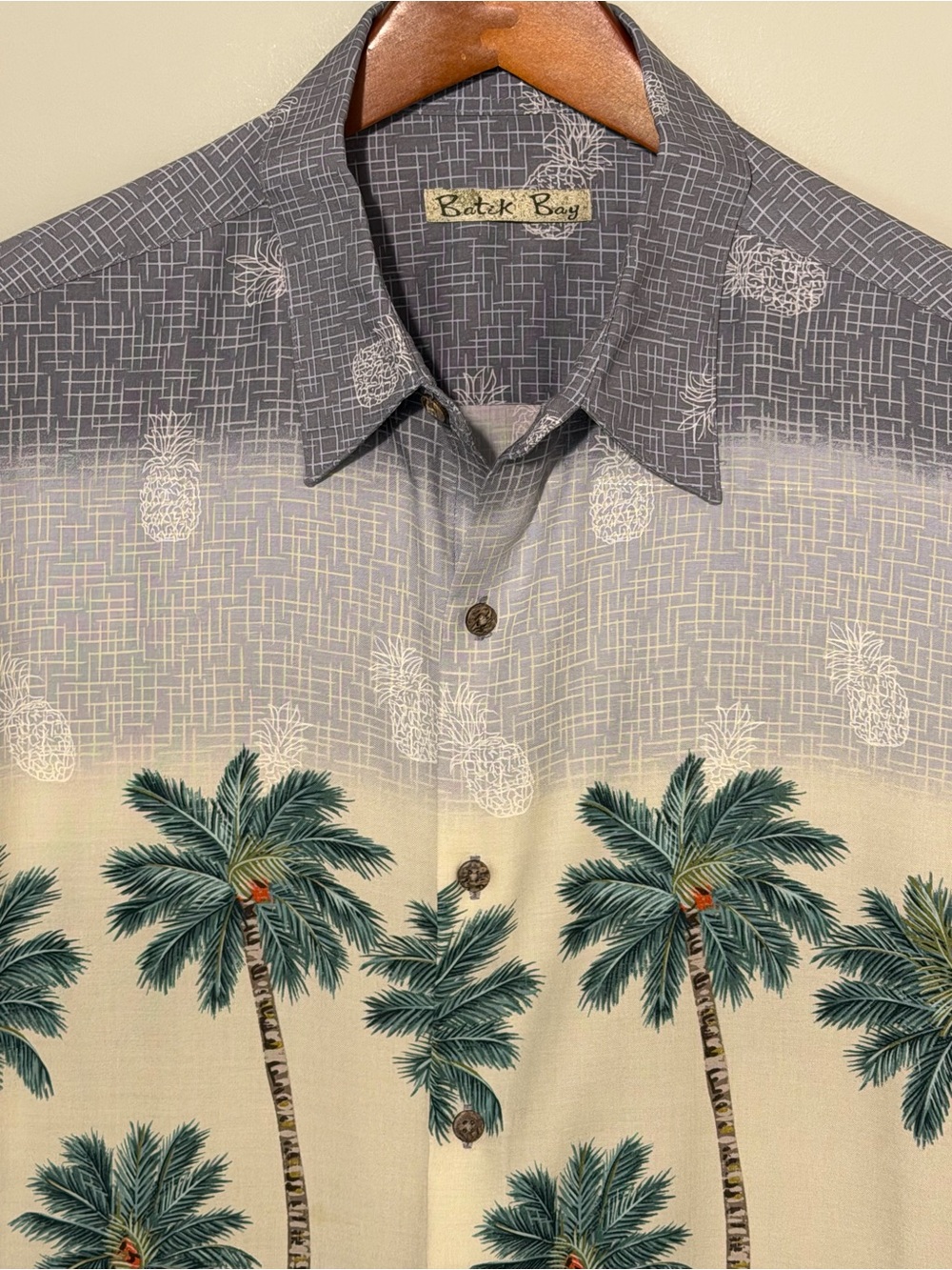 Batik Bay Men’s Gray & Cream Palm Print Island-Inspired Short-Sleeve Camp Shirt